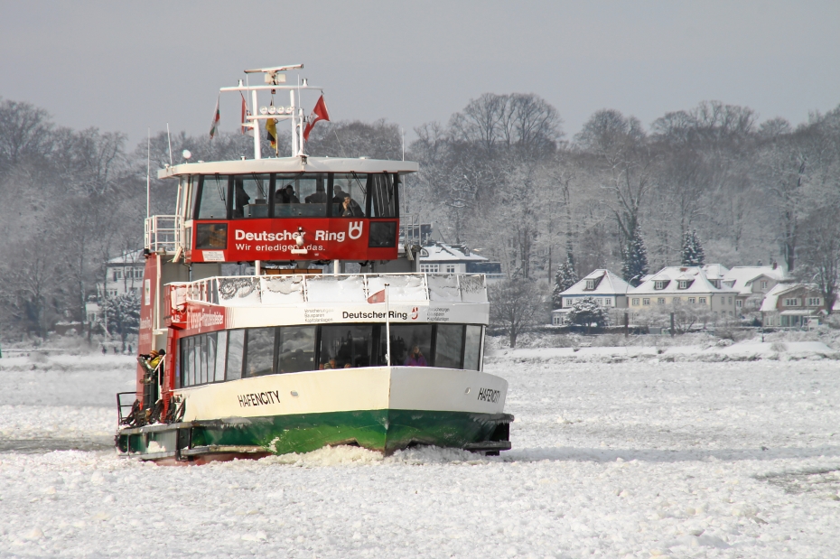 IMG11142.JPG - Wir machen eine Fahrt durchs Eis auf der Elbe