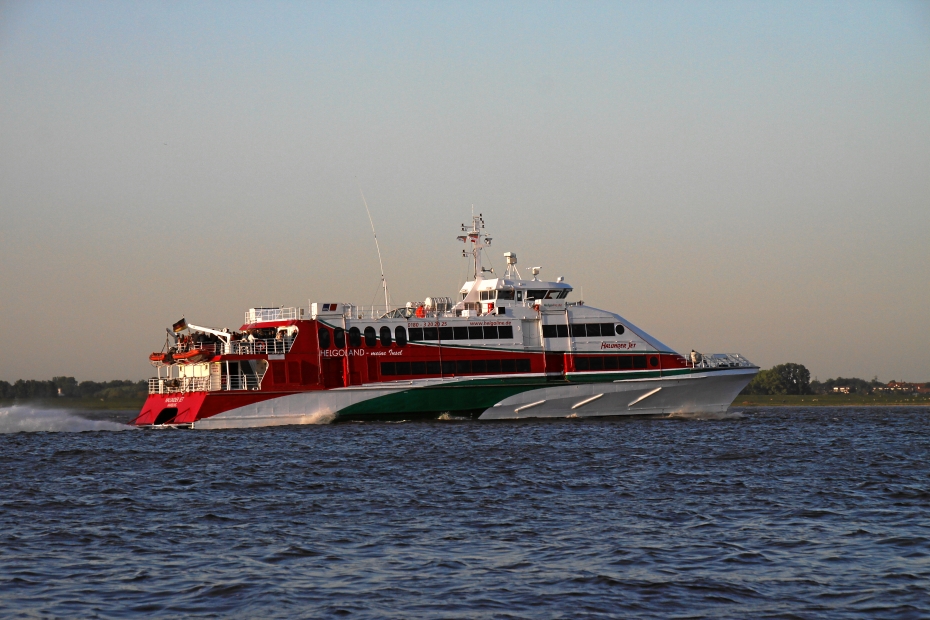 IMG16054.JPG - auf dem Weg von Helgoland nach Hamburg