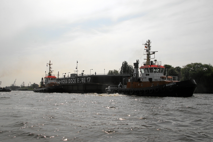 IMG18493.JPG - Das Docktor wird wieder rangeschleppt