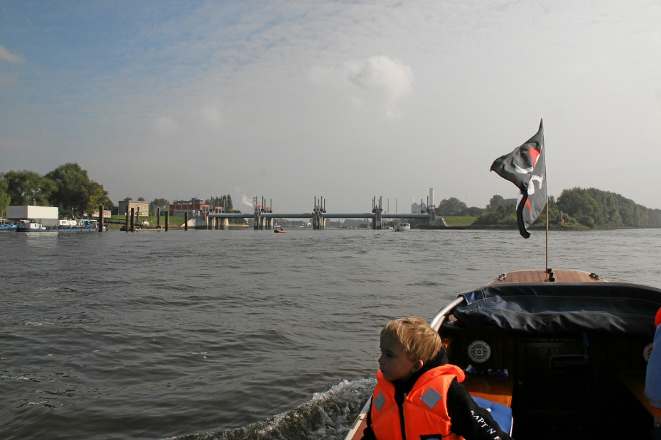 IMG22921.JPG - Vor dem Sperrwerk Billwerder Bucht