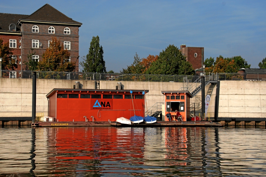 IMG23063.JPG - Elbstromer: http://www.affinerie-hamburg.com/NA/admin/public/pressearchiv/popup_DB.html?PID=252