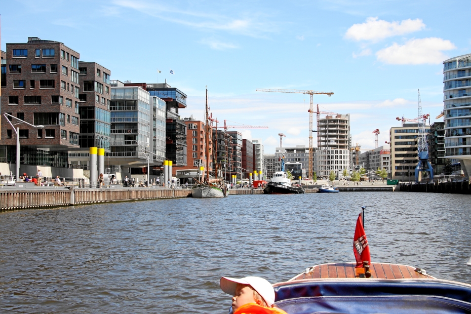 IMG_4149.JPG - Traditionsschiffhafen, noch ziemlich leer