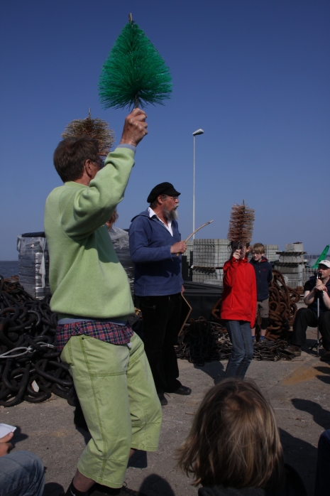 IMG15877.JPG - "Tonnen" und Toppzeichen