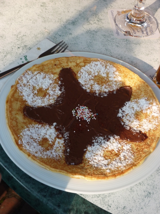 P1040962.JPG - Pfannkuchen "Seestern" (mit Nutella) für Max