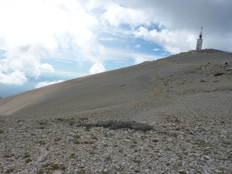 P1100194.JPG - Der Gipfel des Mont Ventoux