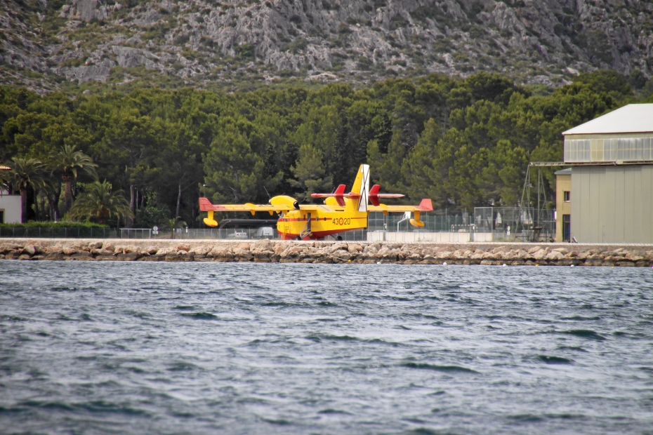 IMG12639.JPG - Wasserflugzeug Canadair CL-215 zur Waldbrandbekämpfung